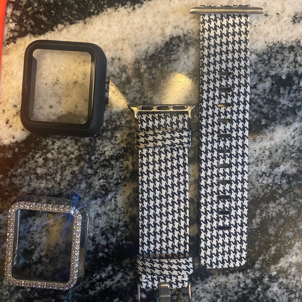Apple Watch bundle - Picture 9 of 9